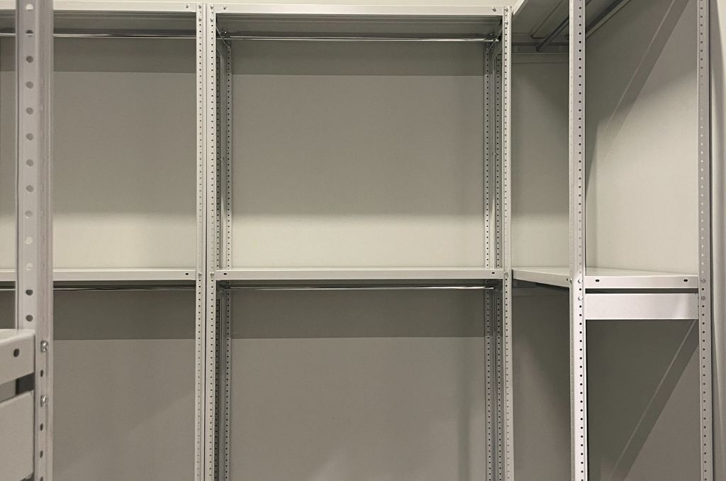 Металлические стеллажи для компактного хранения